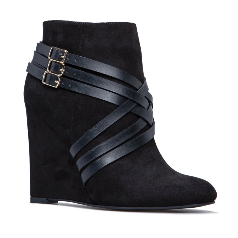 NEW IN BOX wedge bootie sexy!